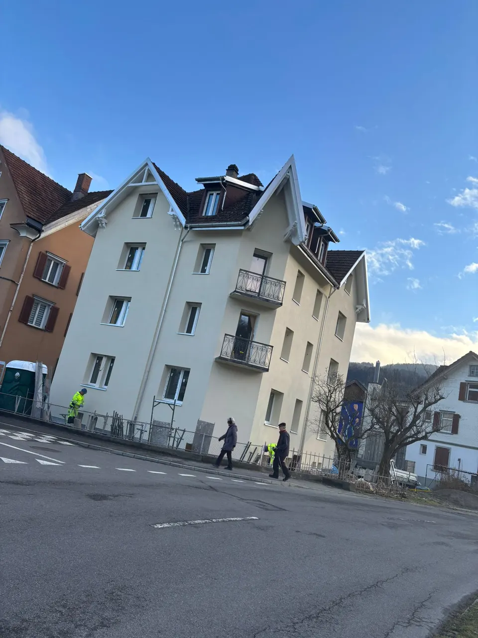 Derselbe Altbau mit fertiger Fassade